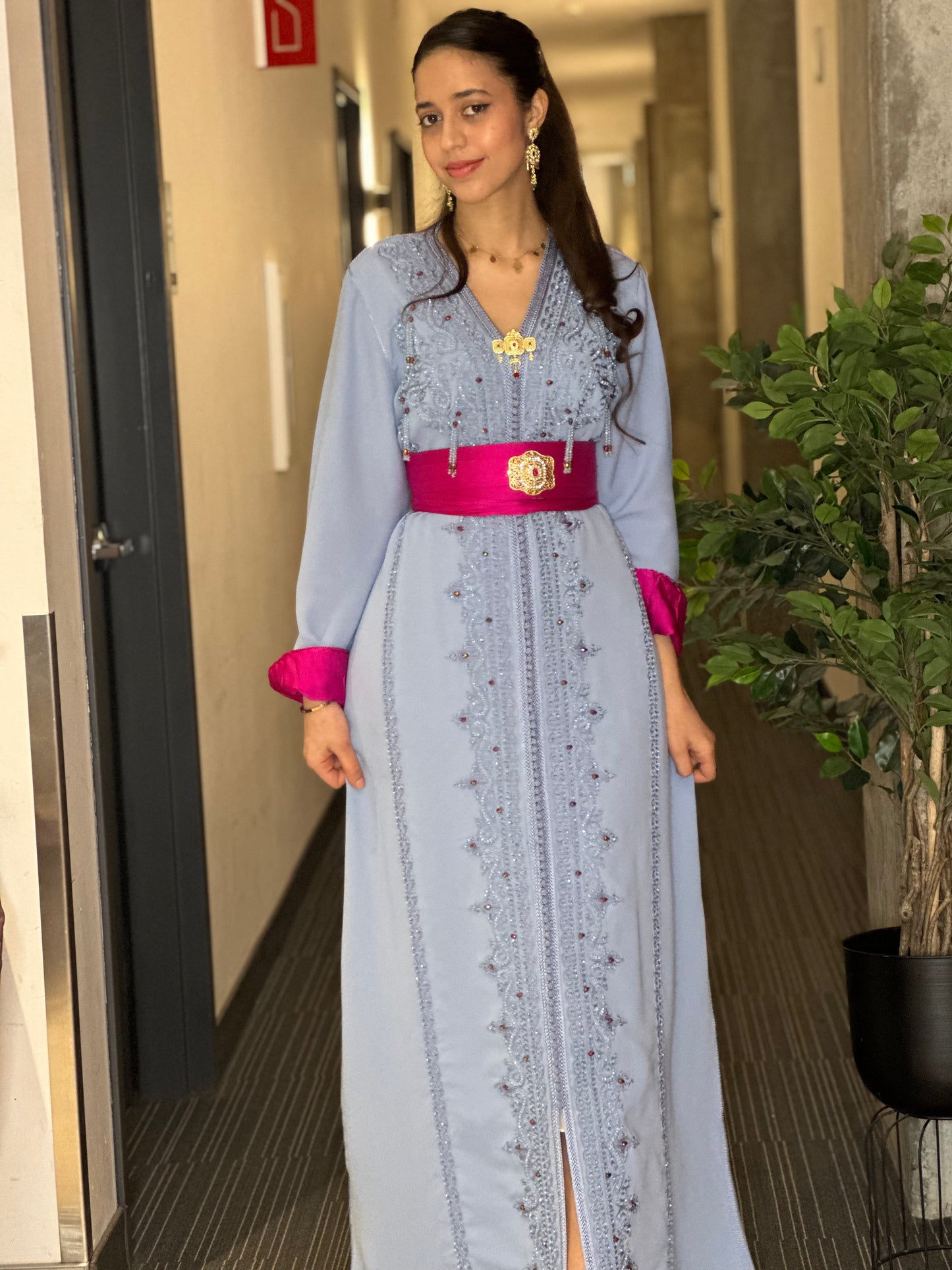Caftan ALIZ-IMA perlé à main très chic